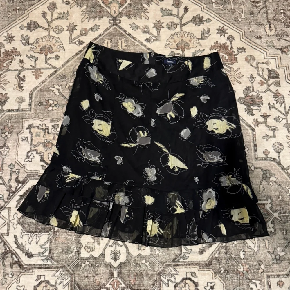 Vintage Spring Floral Ruffle Skirt - Picture 2 of 4